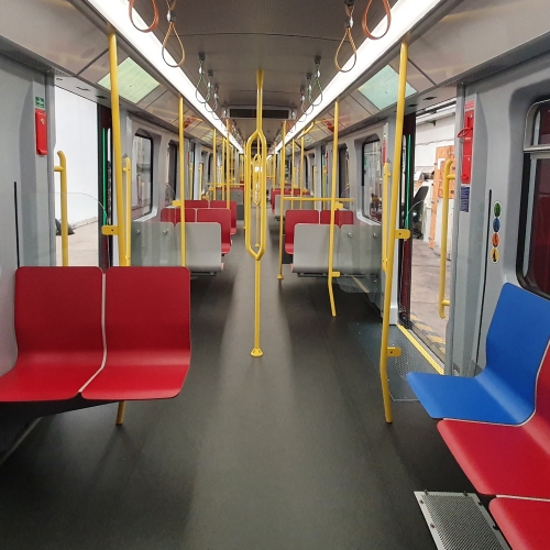 kiel gebogen tram en trein multiplex