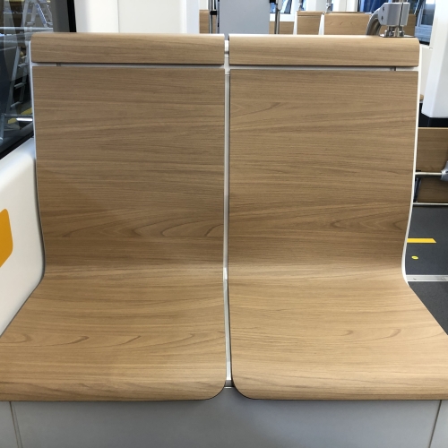 Voorbeeld Gebogen multiplex zitschalen voor trein en tram